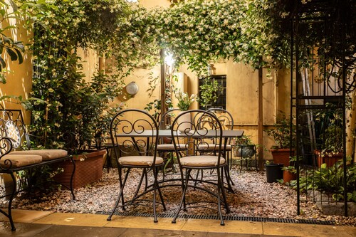 Madalina Apartment in Center Town