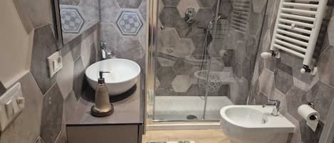 Camera Deluxe, 1 letto matrimoniale, bagno privato | Salle de bain
