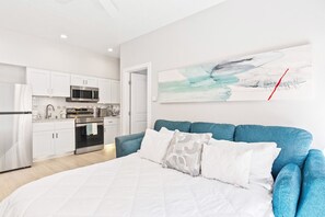 8 habitaciones, caja de seguridad en la habitación y escritorio 