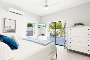 8 habitaciones, caja de seguridad en la habitación y escritorio 