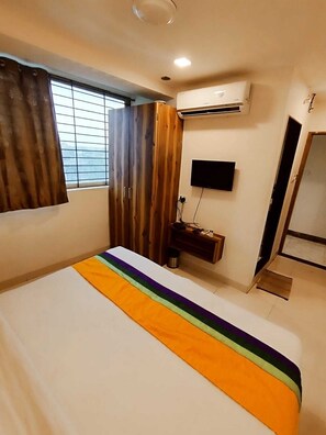 Standard Room | Free WiFi - Hotel Silvotel Stays (Indore)