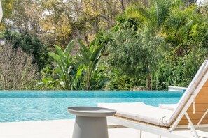 Et oppvarmet basseng