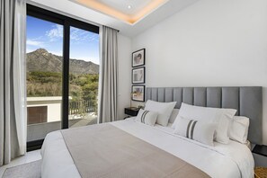 6 slaapkamers, een strijkplank/strijkijzer, gratis wifi, beddengoed