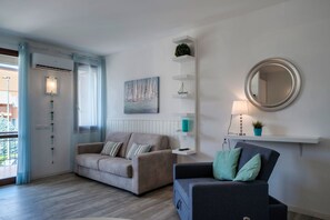 Living area - Moretto House 10 - with pool and WiFi (Sirmione)