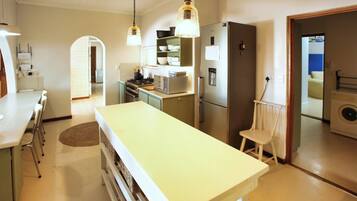 Comfort House | Private kitchen | Fridge, microwave, oven, stovetop
