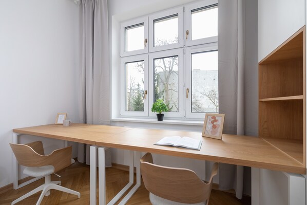 Apartment, 2 Bedrooms, 2 Bathrooms | 2 bedrooms, desk, laptop workspace, bed sheets