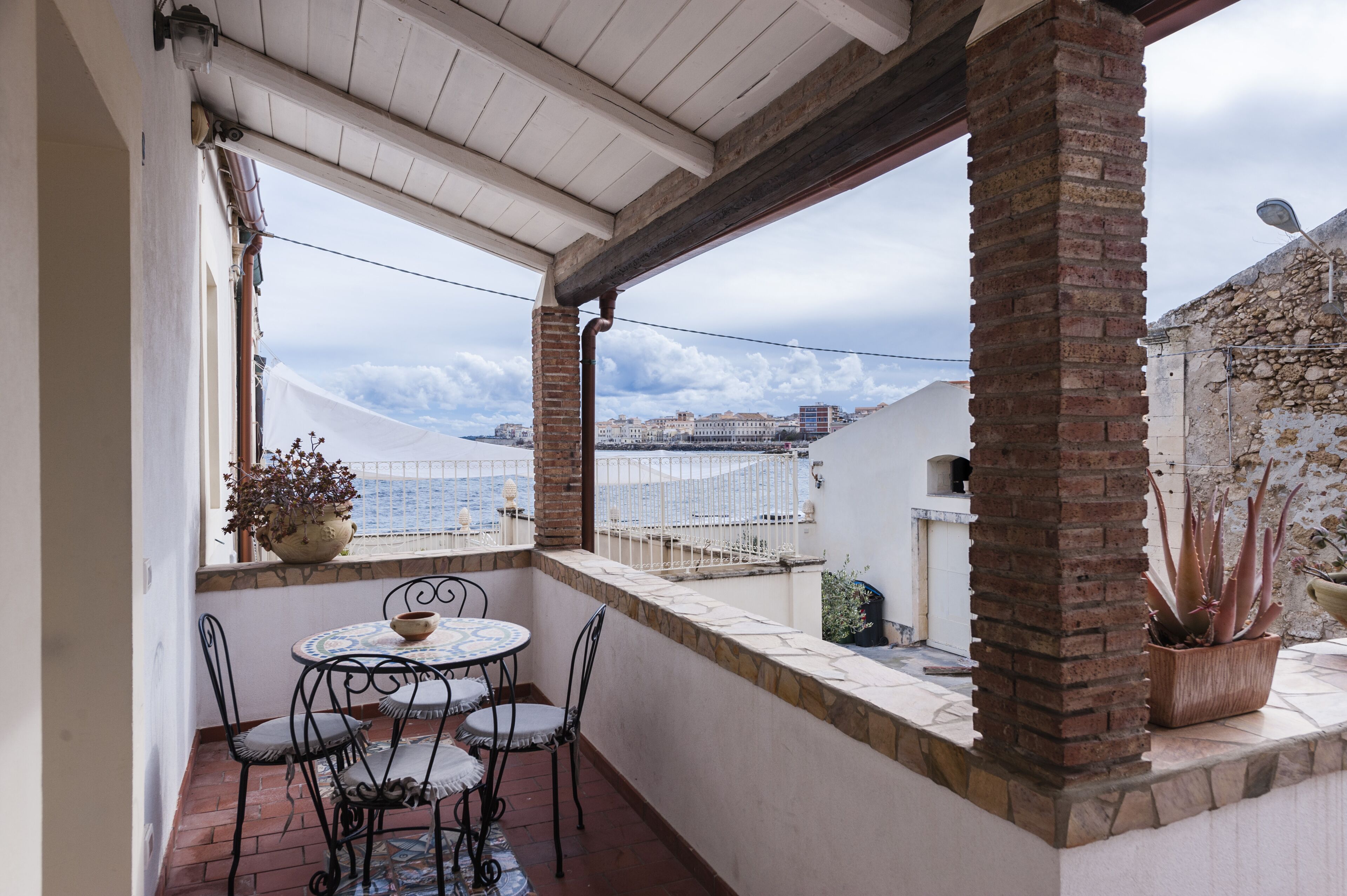 Basic Apartment | Water view