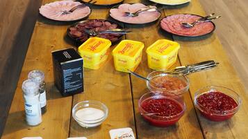 Daily buffet breakfast (NOK 200 per person)