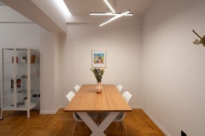 Dining - LIV - Modern Heavenly Retreat in Exarcheia (Athens)