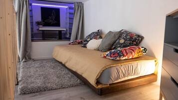 2 Schlafzimmer, Schreibtisch, Bügeleisen/Bügelbrett, kostenloses WLAN