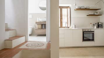 Comfort Apartment | Private kitchen | Fridge, oven, stovetop, dishwasher