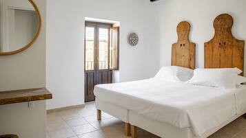 Comfort Apartment | 2 bedrooms, cribs/infant beds, free WiFi, bed sheets