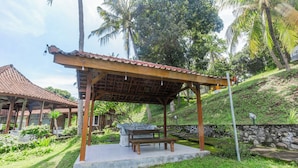 Lobby sitting area - Hotel O Tungku Klui Hotel (Senggigi)