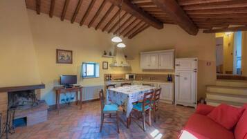 Smart-TV, Kamin, TischfuĂball