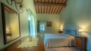 2 Schlafzimmer, Reisekinderbett, kostenloses WLAN, BettwÀsche