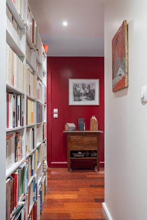 Interior - Fabulous on Faure, by Veeve (Paris)