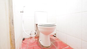ห้องสแตนดาร์ดซิงเกิล | ห้องน้ำ | ฝักบัว, ผ้าเช็ดตัว, สบู่