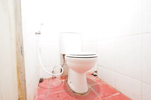 標準單人房 | 浴室 | 淋浴設備、毛巾、肥皂