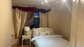 Family Apartment, 2 Bedrooms | 2 bedrooms, desk, soundproofing, iron/ironing board