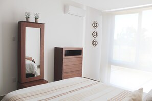 4 habitaciones, tabla de planchar con plancha, internet y ropa de cama 