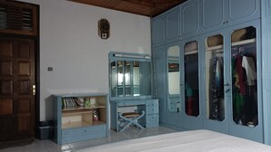 Room - OYO 93706 Penginapan Syariah Hj. Kenan (Koto Tinggi)