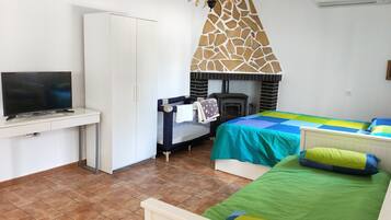 1 bedroom, down comforters, desk, free WiFi