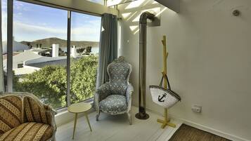 Comfort House | 3 bedrooms, individually decorated, individually furnished