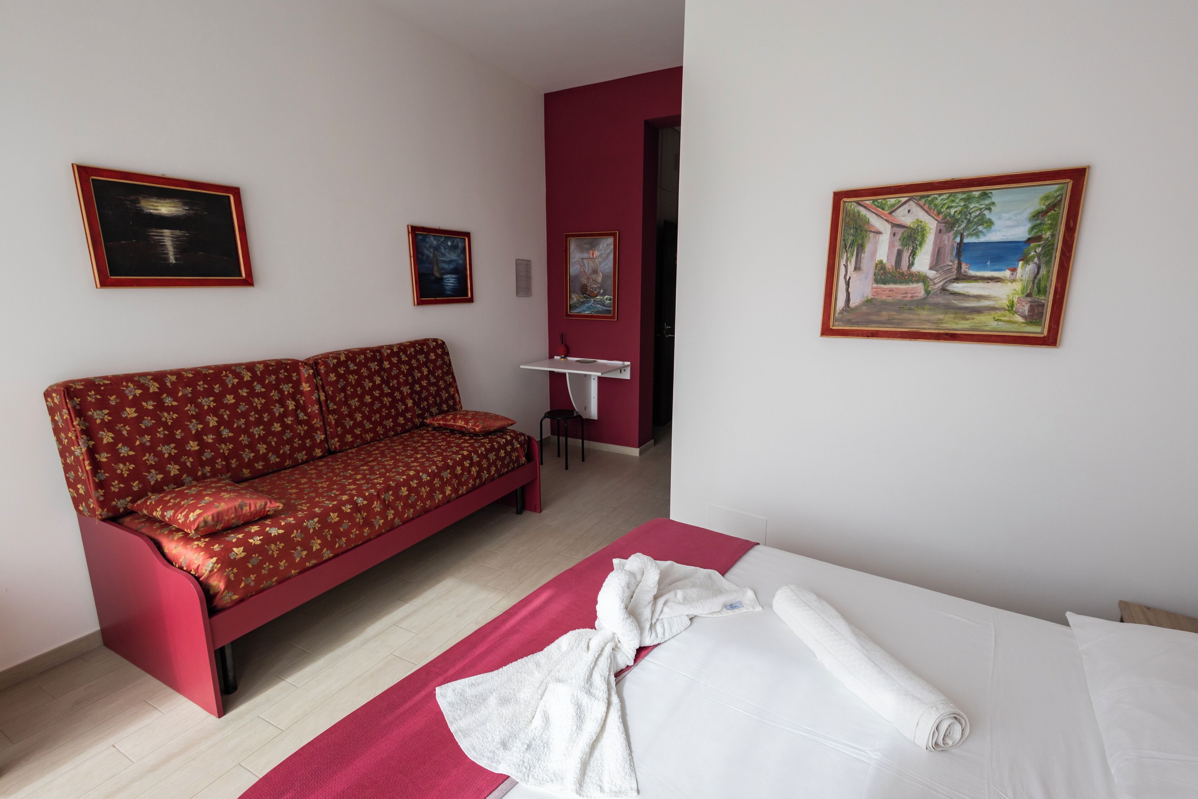 Foto - PalerMonAmour Art Gallery Suite