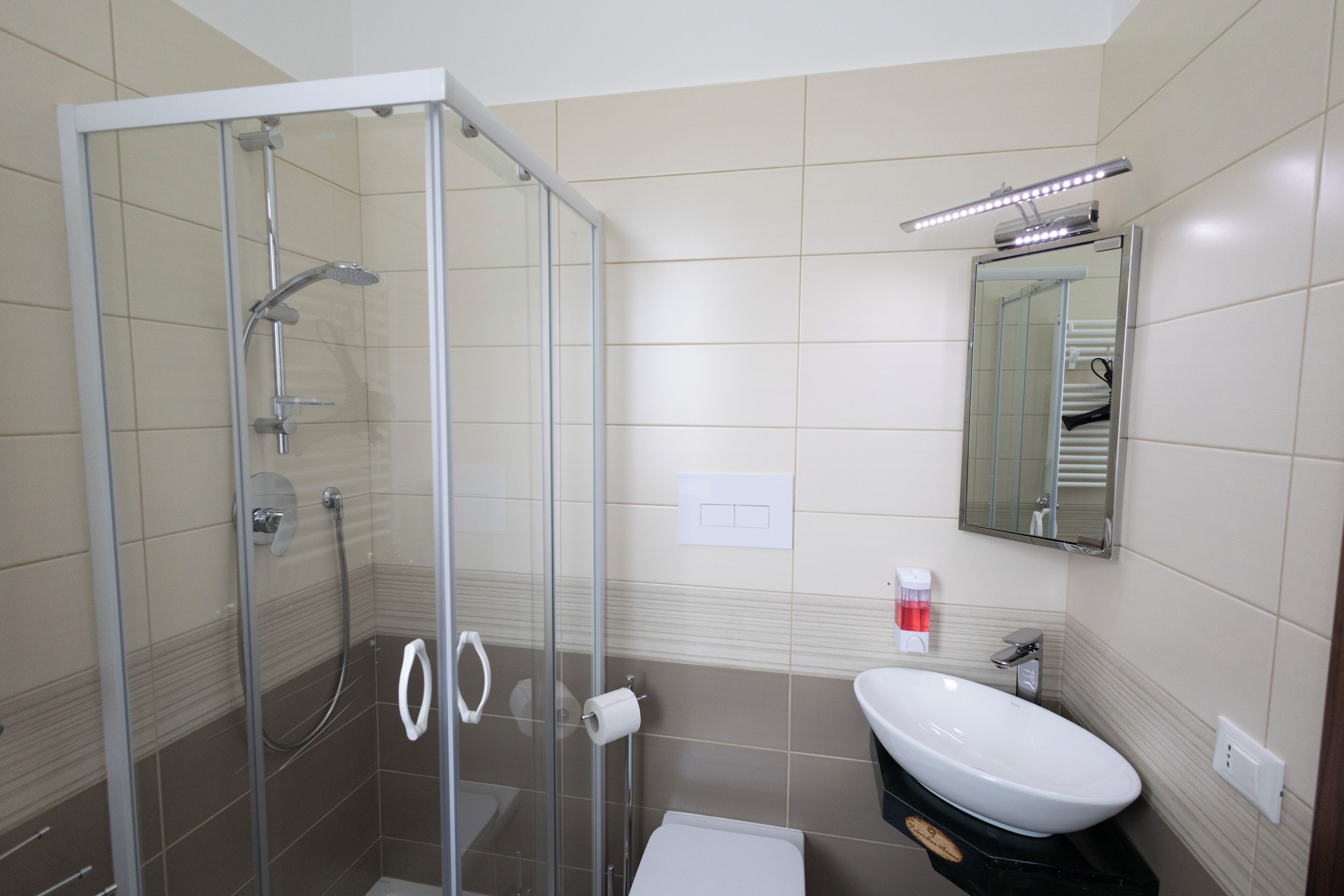 Foto - PalerMonAmour Art Gallery Suite