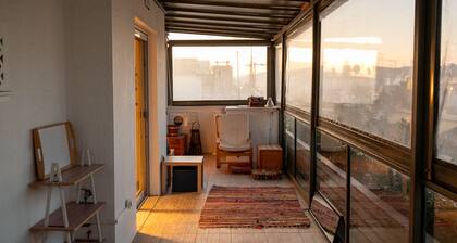 Modern Bright Cozy Top-floor Apartment & Terrace.