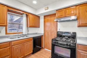 Private kitchen - Embrace style-comfort @JazzyHome01 (Saint Paul)