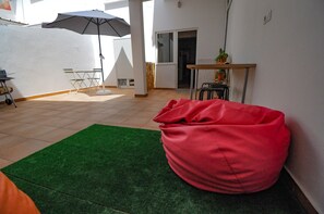 Terrace/patio - Surf Vibe Guest House (Faro)