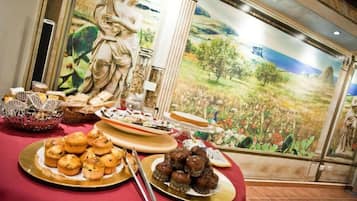 Daily continental breakfast (EUR 10 per person)