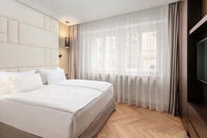 Rybna Two Bedroom Apartment | 1 sovrum, allergitestade sängkläder och arbetsyta för laptop