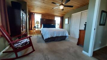 3 bedrooms, in-room safe, iron/ironing board, free WiFi