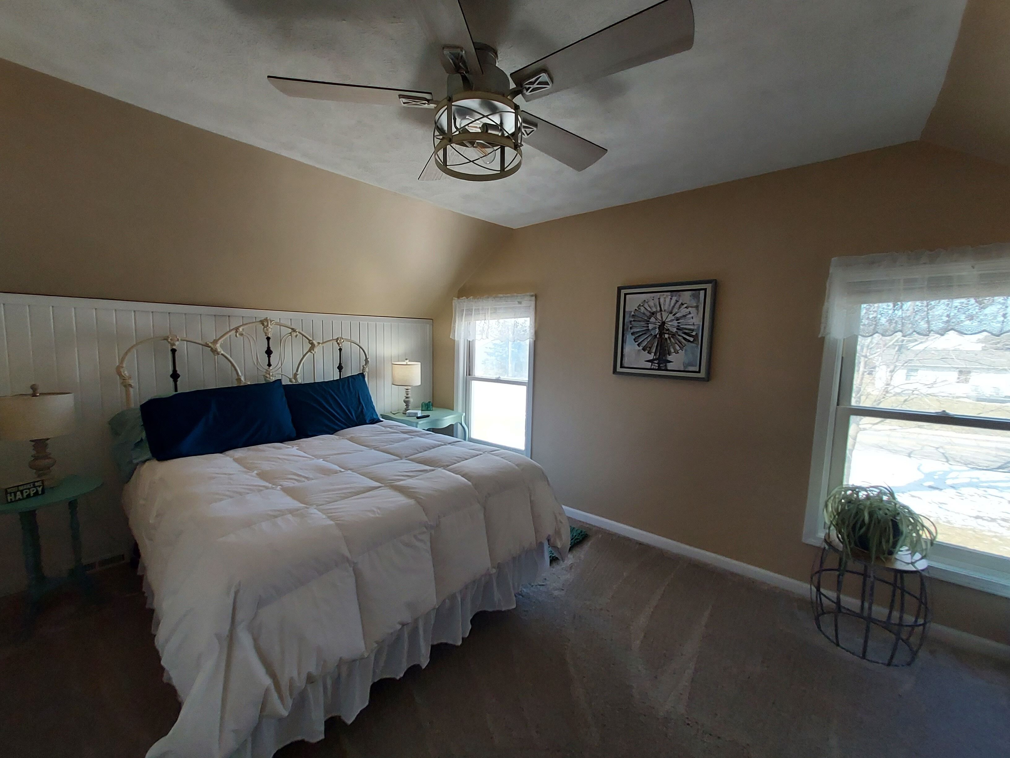 3 bedrooms, in-room safe, iron/ironing board, free WiFi