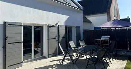 Maison récente à 200 m de la plage avec jardin clos, terrasse, vélos et wifi à Mesquer