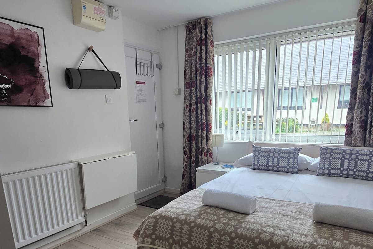 Habitación doble estándar | Wifi gratis y ropa de cama