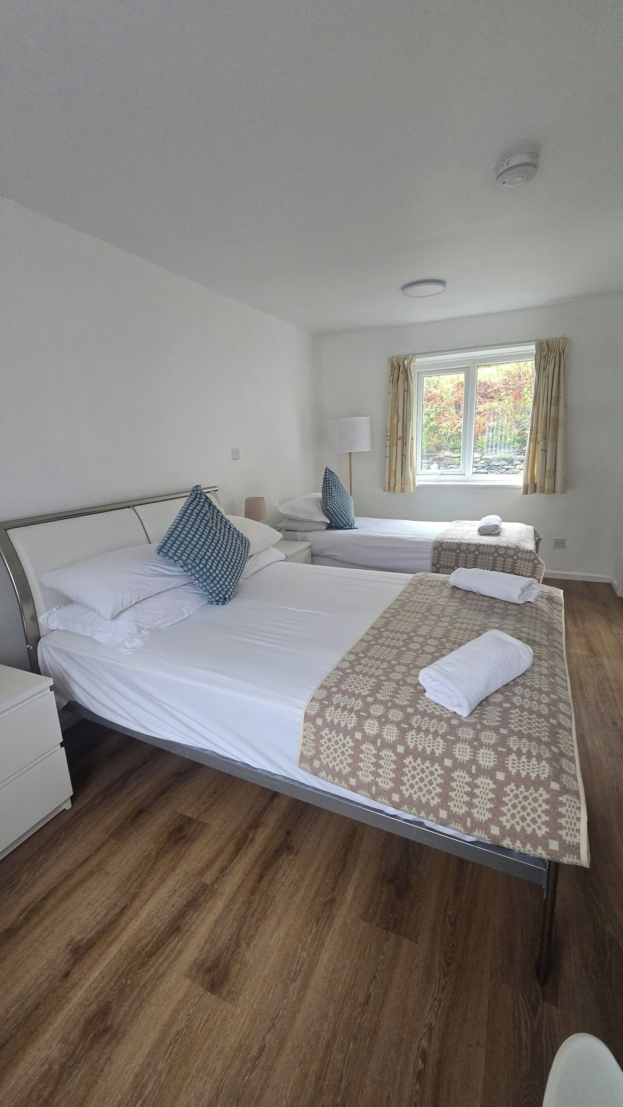 Wifi gratis y ropa de cama 