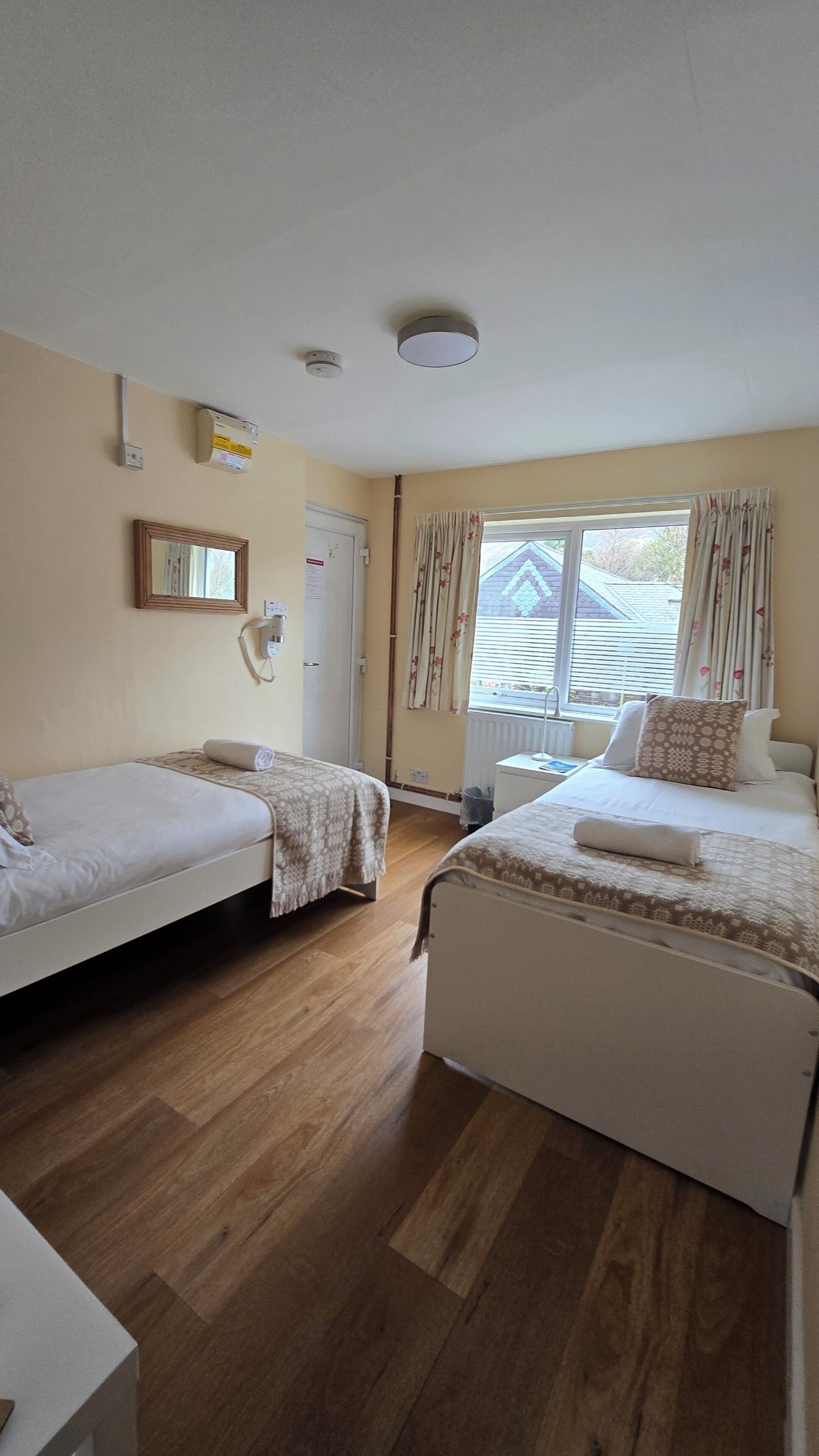 Wifi gratis y ropa de cama 