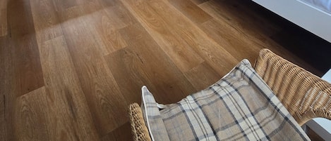 家庭雙人房, 多張床, 山景 | 免費 Wi-Fi、床單