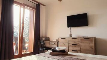1 bedroom, free WiFi, bed sheets