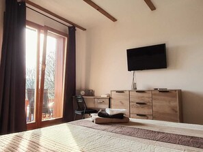 1 bedroom, free WiFi, bed sheets