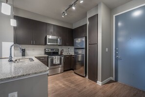 Kühlschrank, Esstisch