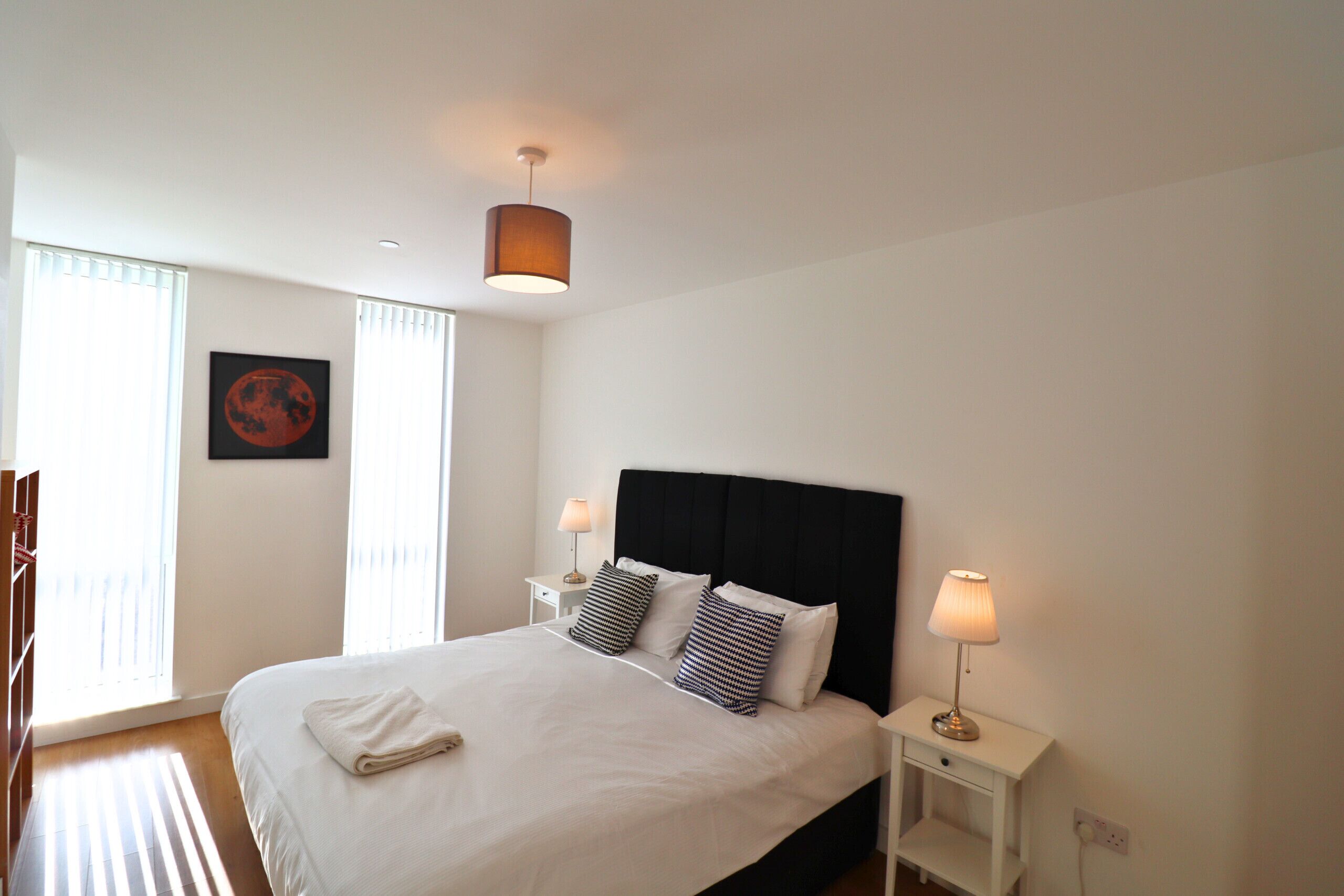 2 bedrooms, iron/ironing board, WiFi
