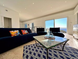 Smart TV, fireplace - Villa Avec Piscine, Plage et Crique à Pied, 4 Chambres (Saint-Raphaël)