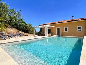 Piscine extérieure