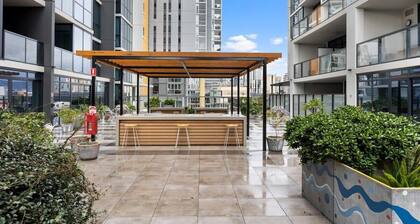 Modern & Stylish 2BR Apt - CBD - Free Parking