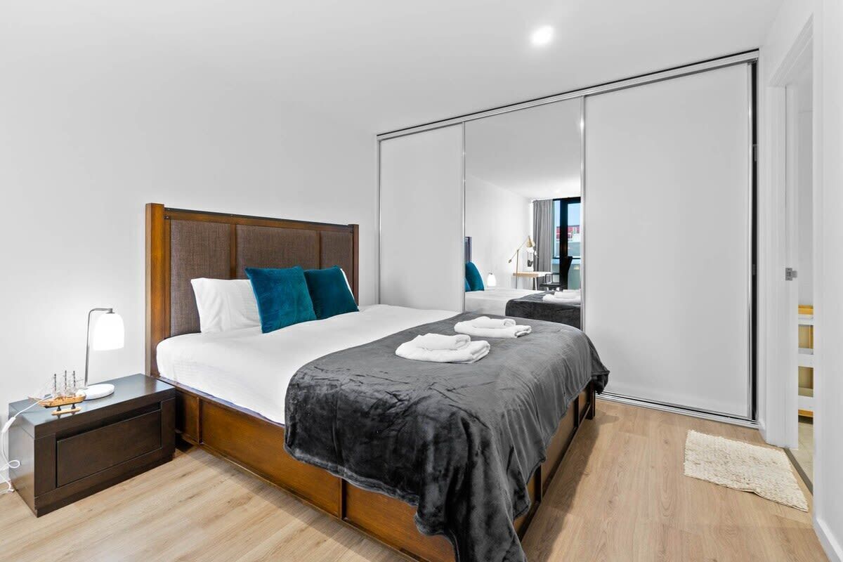 2 chambres, fer et planche à repasser, draps fournis