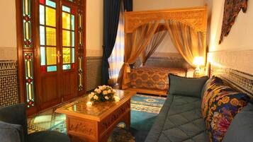 22 bedrooms, in-room safe, iron/ironing board, travel cot